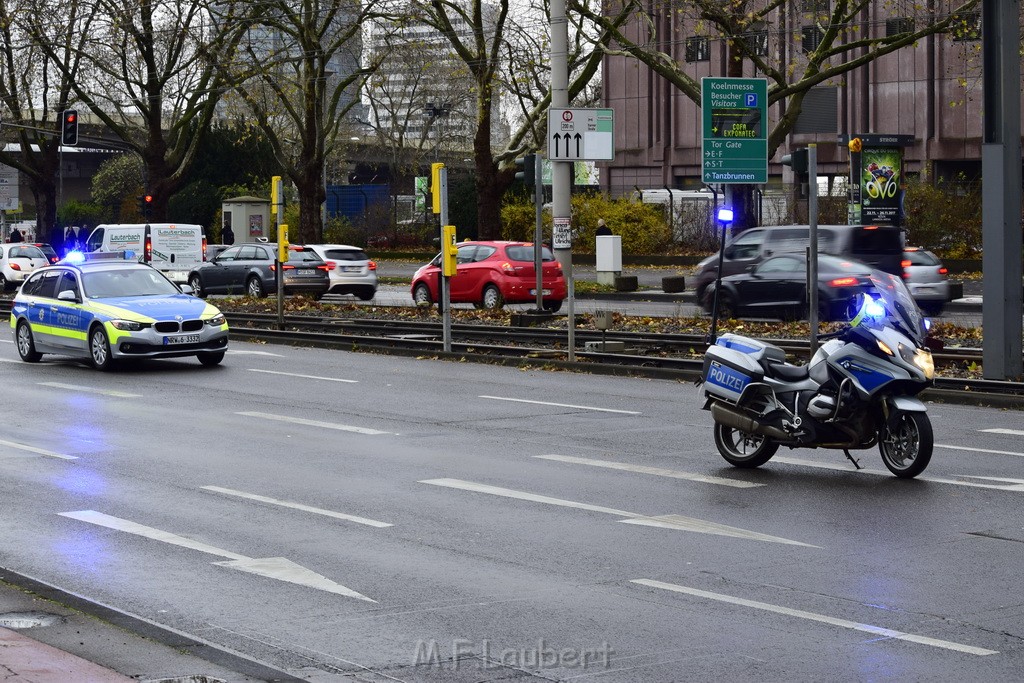 VU PKW KVB Bahn Koeln Deutz Deutz Muelheimerstr P64.JPG - Miklos Laubert